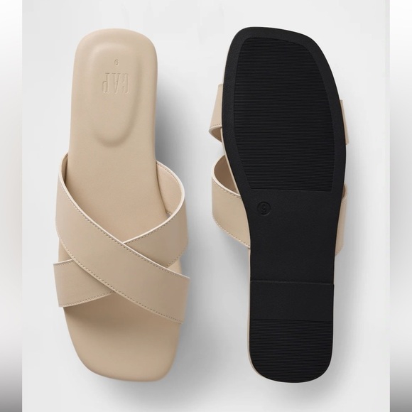 GAP Slip On Sandal - Picture 1 of 7